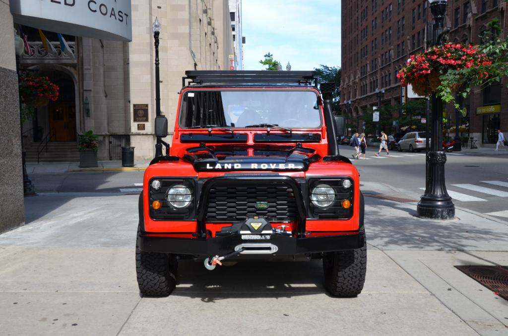 especificações do Land Rover Defender 110