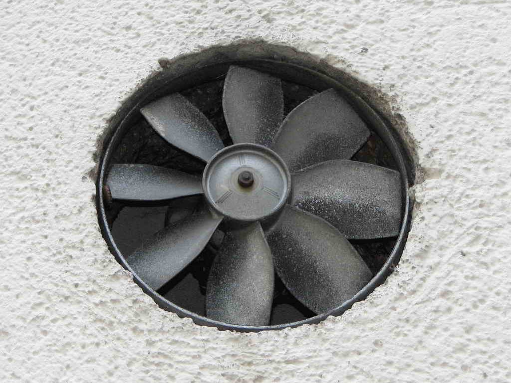 Zidni ispušni ventilator