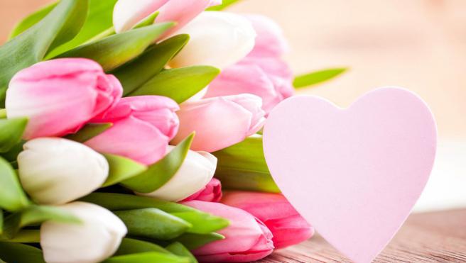 mazzi di tulipani per l'8 marzo