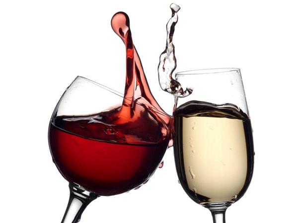 Cum se elimină petele de vin roșu 