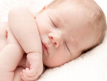 скільки в добу спить новонароджений
