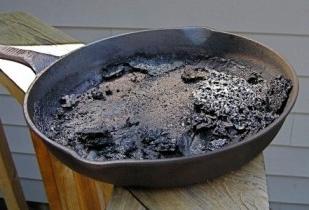 como limpar a panela de depósitos de carbono