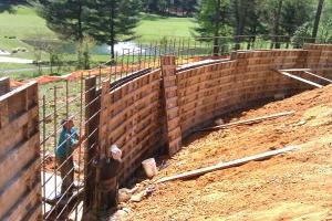 Retaining wall with own hands