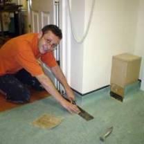 Ako položiť linoleum na podlahu