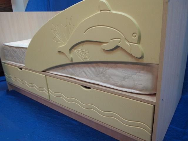 bed dolphin with drawers