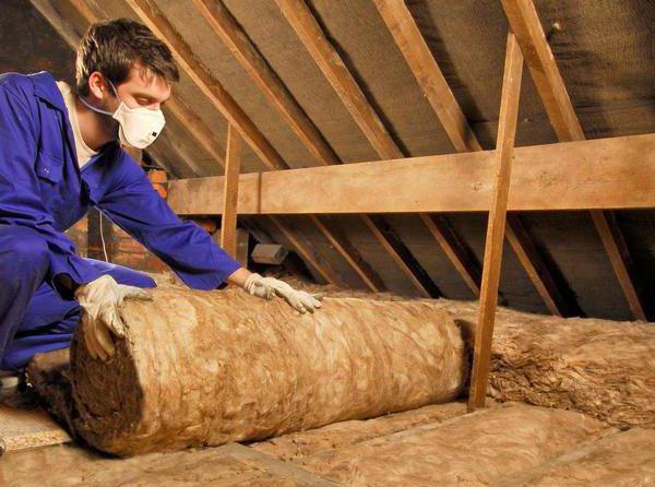 feuerhemmende Behandlung von Holzkonstruktionen von Dachböden