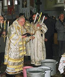 Comment bénir un appartement avec de l'eau baptismale