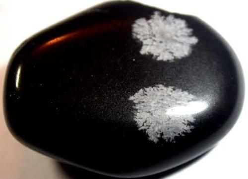 magic properties of obsidian stone