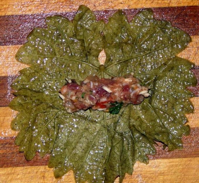 cooking grape leaves for dolma