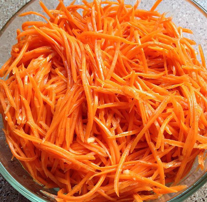 Рулца от корейско зеле с моркови