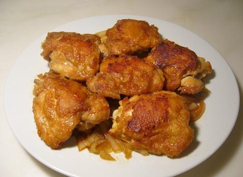 délicieux poulet dans la poêle