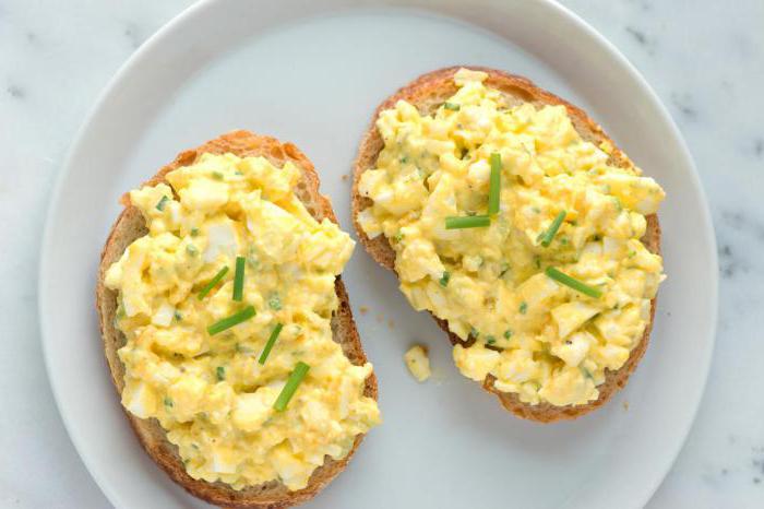 boiled egg and cheese salad 