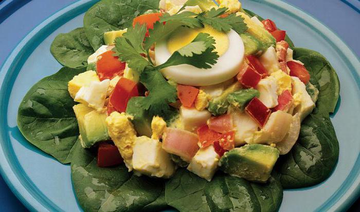  salad of boiled eggs and tomatoes