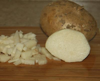 žaliavinės bulvių salotos receptai su nuotraukomis