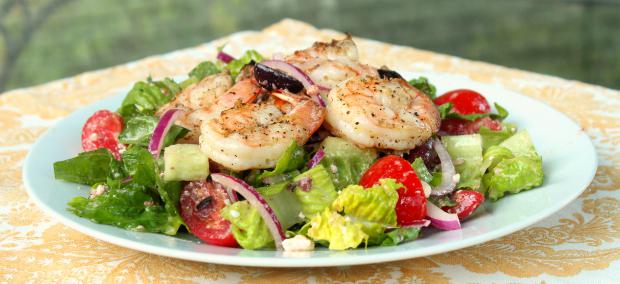 Salada grega com receita de camarão com foto