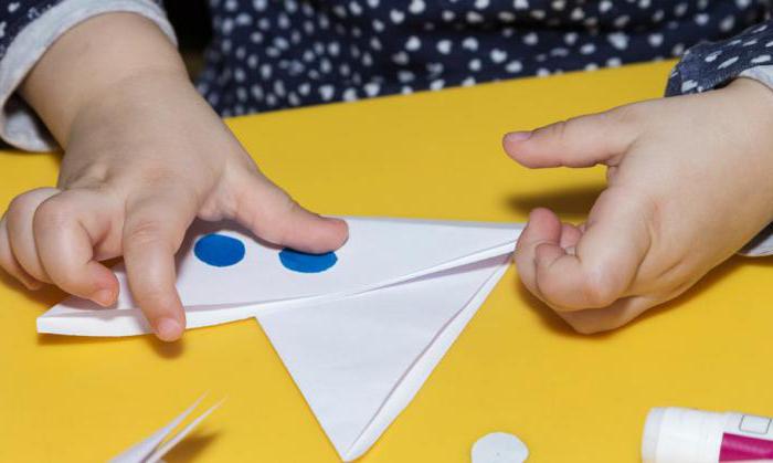 paperinen origamivene lapsille