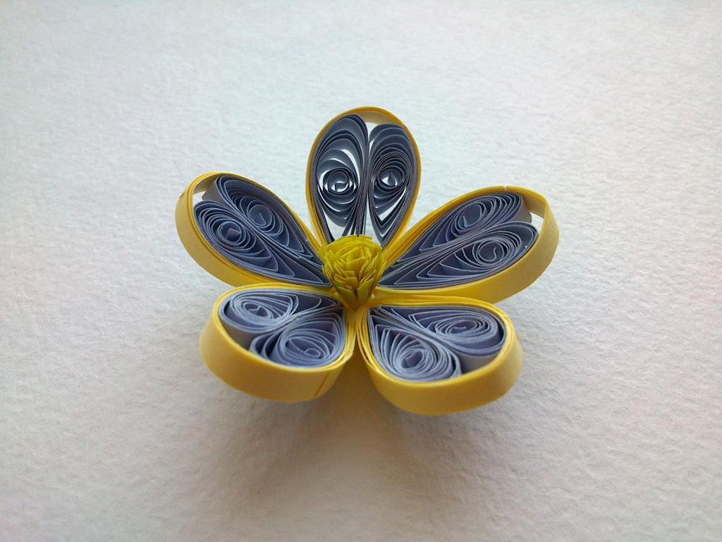 volumetrijski quilling cvijet