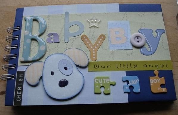 album di scrapbooking per un neonato