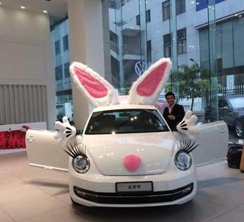 car decoration on discharge from the maternity hospital