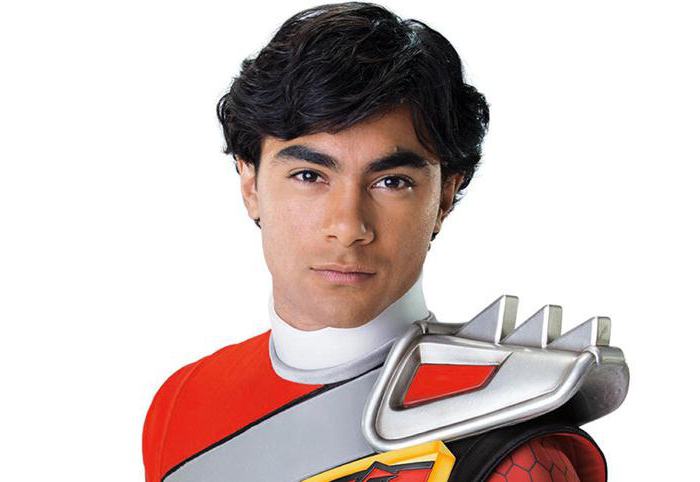 actorii power rangers dino charge