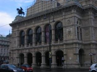 Виенска опера