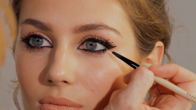 Oční make-up jako Angelina Jolie