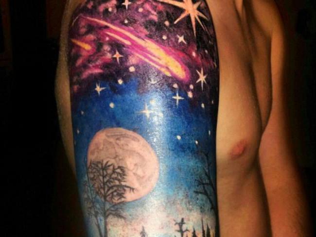 Sensul tatuajului cu lună