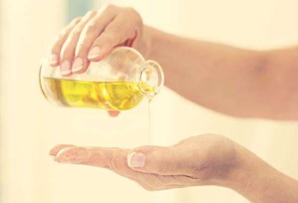 moisturizing oil for dry skin