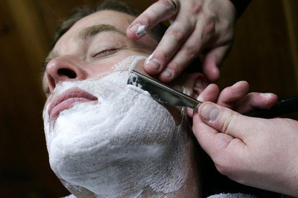 як правильно голитися небезпечною бритвою