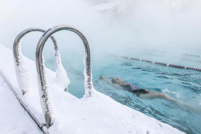 utomhuspool i Moskva på vintern