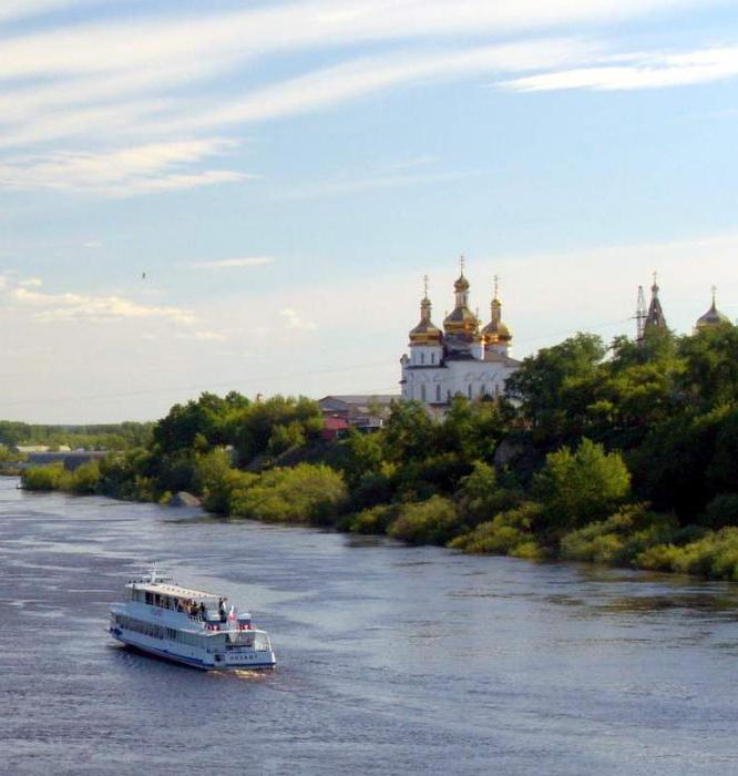 recorrido por el río región de Sverdlovsk