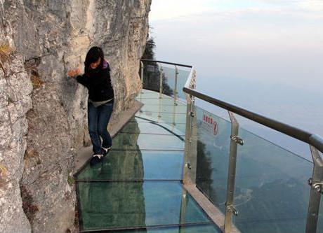 Ponte de vidro na China. Uma foto