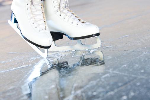 كيفية ربط الحذاء على الجليد
