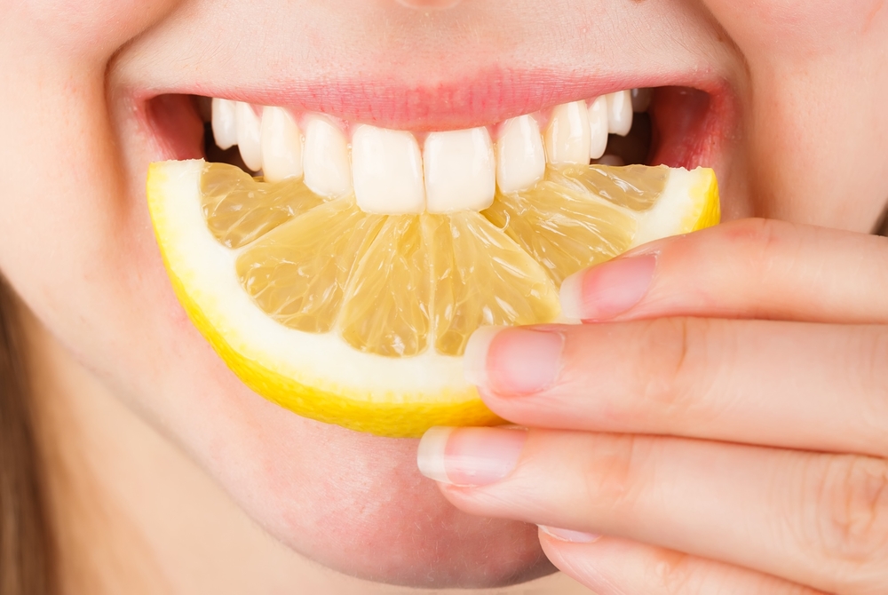 blanchiment des dents au citron