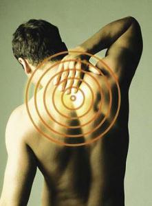 rygg gör ont mellan axelbladen orsak